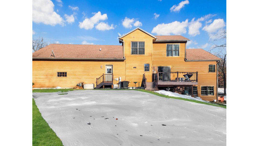 7193 N Timber Ridge Lane Germantown, WI 53948 by Fathom Realty, Llc - terra@lakesregionteam.com $742,500