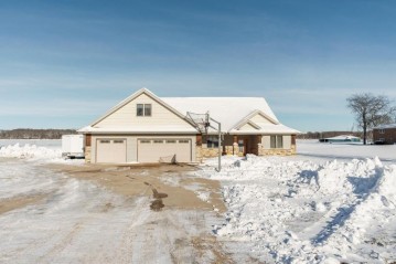 9304 N Clear Lake Road, Milton, WI 53563