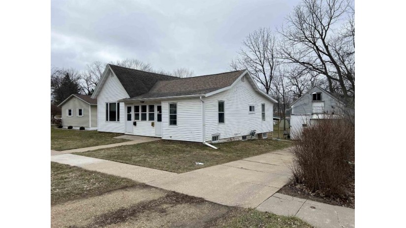 562 S James Street Richland Center, WI 53581 by Century 21 Complete Serv Realty $159,900