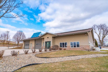 222 Linnerud Drive, Sun Prairie, WI 53590