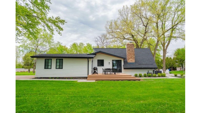 1791 Butte Des Morts Beach Road Fox Crossing, WI 54956 by Bunbury & Assoc, Realtors $749,900