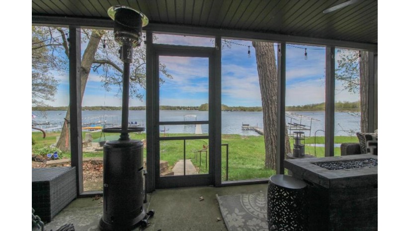 N4134 Sleepy Hollow Road Oakland, WI 53523 by First Weber Inc - HomeInfo@firstweber.com $874,900