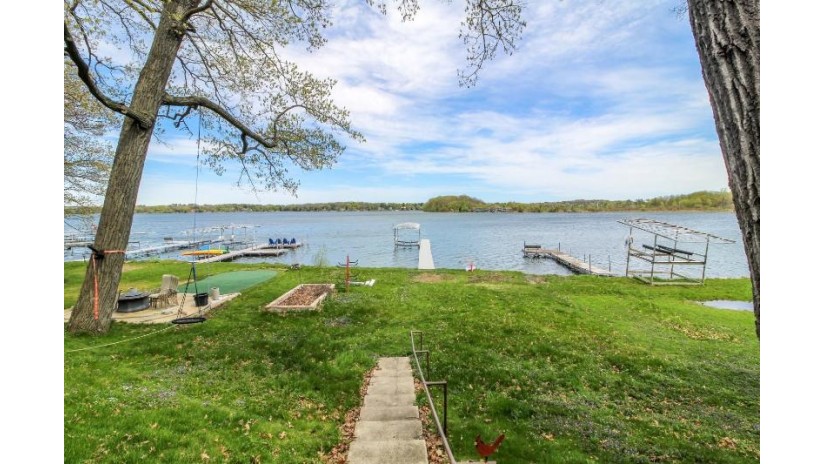 N4134 Sleepy Hollow Road Oakland, WI 53523 by First Weber Inc - HomeInfo@firstweber.com $874,900