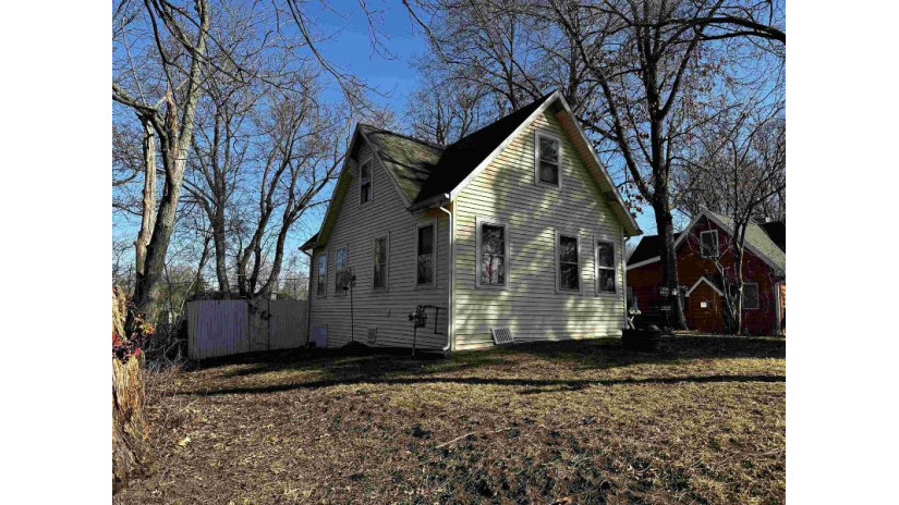 1613 E Road Four Milton, WI 53534 by Re/Max Property Shop - dave@propertyshop-realtors.com $137,500