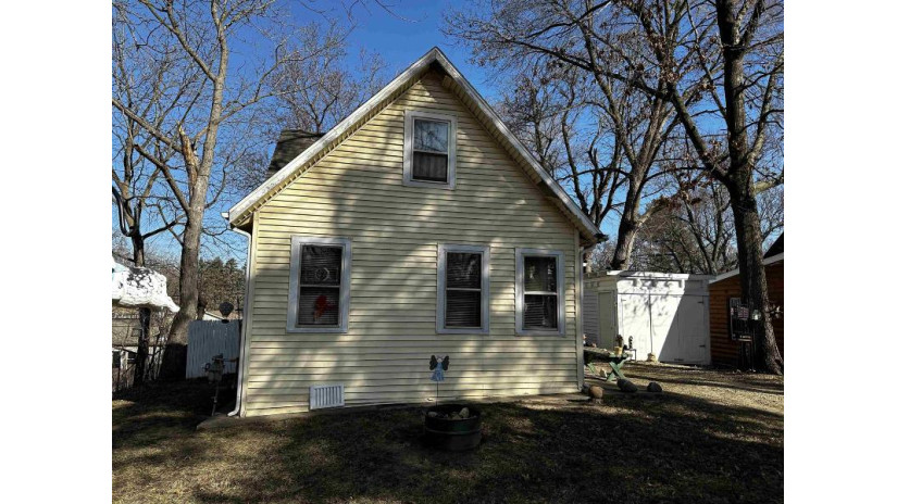 1613 E Road Four Milton, WI 53534 by Re/Max Property Shop - dave@propertyshop-realtors.com $137,500