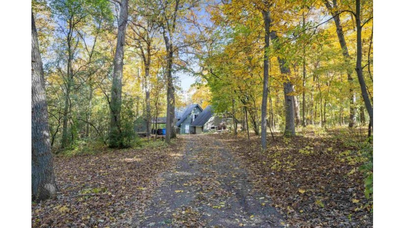 2391 White Oak Trail Dunn, WI 53575 by Mhb Real Estate - Offic: 608-709-9886 $685,000