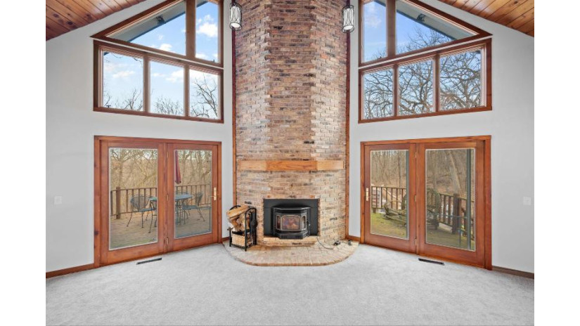 2391 White Oak Trail Dunn, WI 53575 by Mhb Real Estate - Offic: 608-709-9886 $685,000