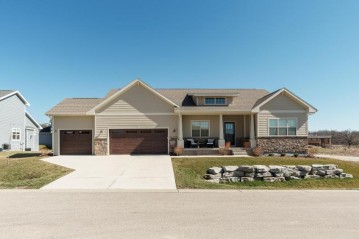 4962 Silo Prairie Drive, Westport, WI 53597