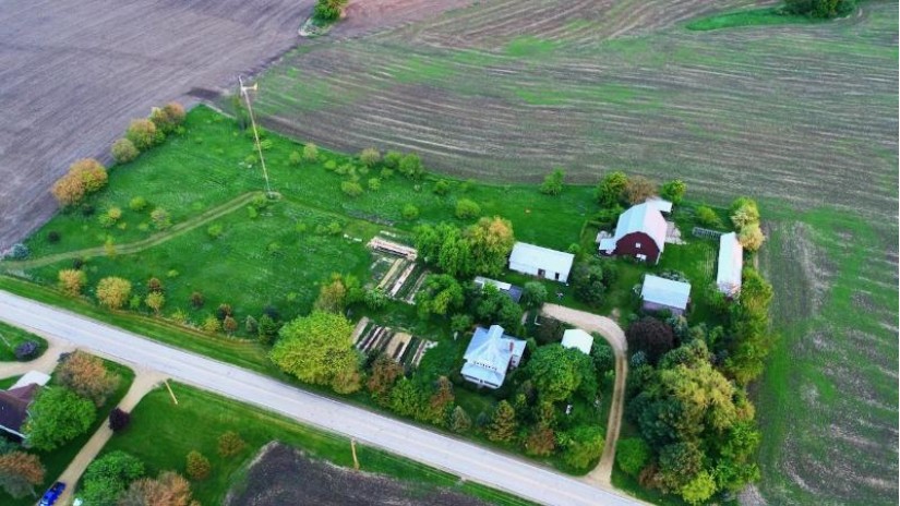 W7843 County Road P Cadiz, WI 53522 by Exit Realty Hgm $490,000