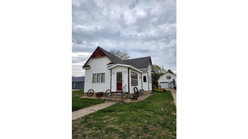 214 N 4th Street Muscoda, WI 53573 by Wisconsin.properties Realty, Llc - Pref: 608-604-1983 $199,000