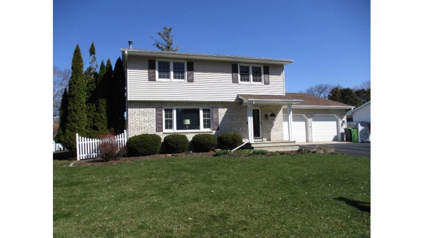 108 Dana Drive Beaver Dam, WI 53916 by Century 21 Affiliated - Cell: 920-210-1026 $442,500