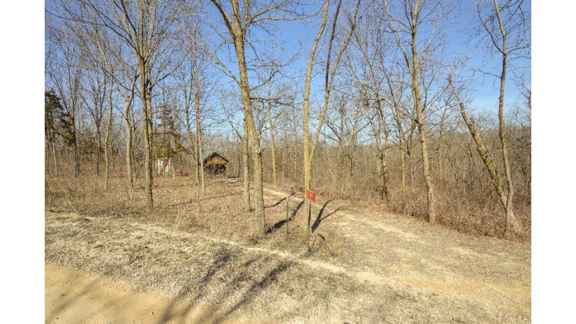 8194 Valley View Road Woodman, WI 53816 by Jon Miles Real Estate - Cell: 608-988-7400 $89,500