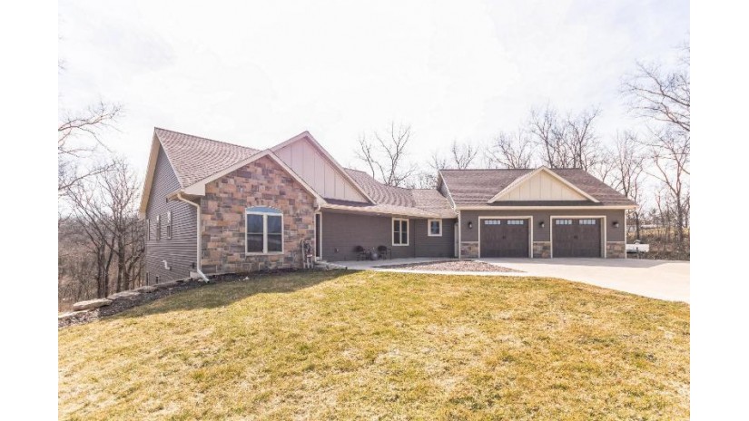 3749 Wilson Road Dodgeville, WI 53533 by Gollon Real Estate $614,900