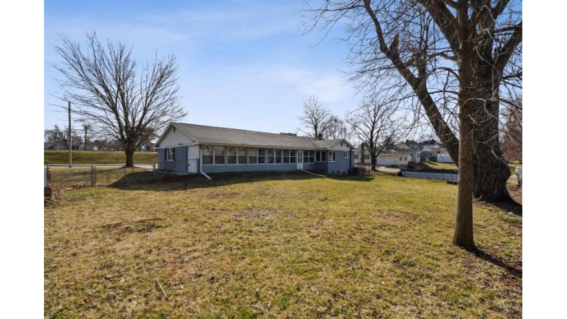 820 N 4th Street Platteville, WI 53818 by Re/Max Advantage Realty $343,900