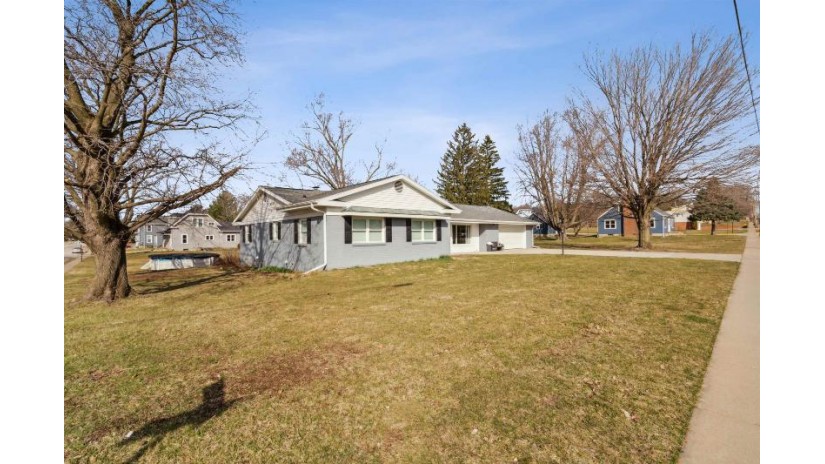 820 N 4th Street Platteville, WI 53818 by Re/Max Advantage Realty $343,900