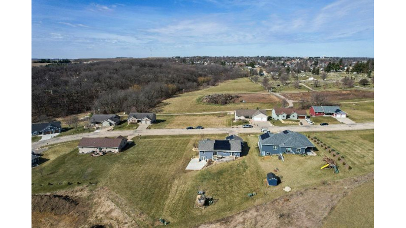 313 Diamond Oaks Drive Dodgeville, WI 53533 by The Professional Brokers $399,000