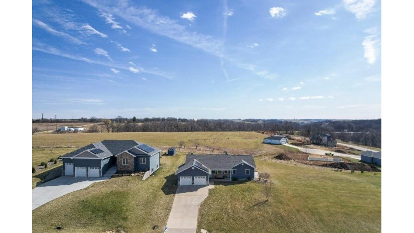313 Diamond Oaks Drive Dodgeville, WI 53533 by The Professional Brokers $399,000