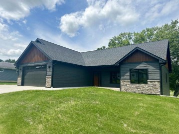 600 4th Avenue, New Glarus, WI 53574