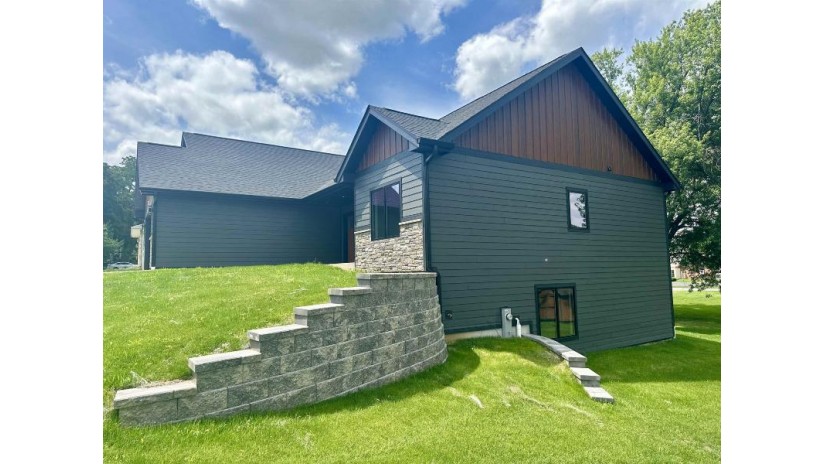 600 4th Avenue New Glarus, WI 53574 by First Weber Inc - HomeInfo@firstweber.com $660,000