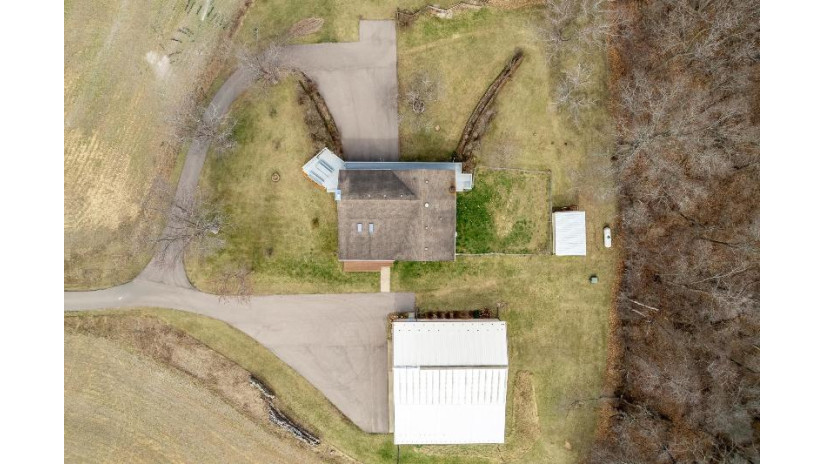 10001 S Walker Road Turtle, WI 53511 by Century 21 Affiliated - Cell: 608-289-0165 $575,000