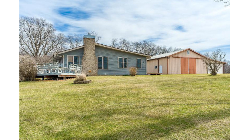 10001 S Walker Road Turtle, WI 53511 by Century 21 Affiliated - Cell: 608-289-0165 $575,000