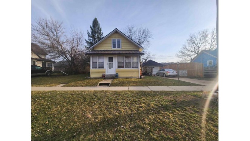 341 W 2nd Street Richland Center, WI 53581 by Wilkinson Auction & Realty Co. $149,900