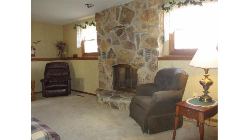 120 Cherokee Road Beaver Dam, WI 53916 by Century 21 Affiliated - Cell: 920-210-1026 $295,000