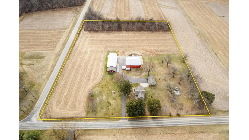 E6393 Ski Hill Road Reedsburg, WI 53959 by Gavin Brothers Auctioneers Llc - Off: 608-524-6416 $950,000