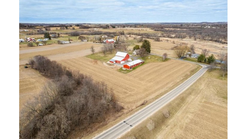 E6393 Ski Hill Road Reedsburg, WI 53959 by Gavin Brothers Auctioneers Llc - Off: 608-524-6416 $950,000