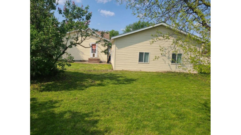 514 W Benton Street Tomah, WI 54460 by Berkshire Hathaway Homeservices Local Realty $218,000