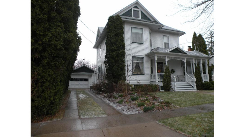 221 Prospect Street Bloomington, WI 53804 by River Ridge Realty Sw Llc $275,000