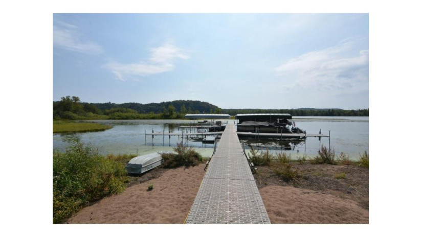 L10 Gold Bluff Court Caledonia, WI 53901 by Madcityhomes.com - stuart@madcityhomes.com $389,000