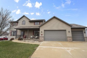 1000 Glen View Court, Mount Horeb, WI 53572