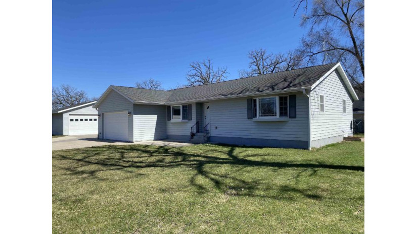 11626 N Lake Street Milton, WI 53563 by Century 21 Affiliated - Off: 608-756-4196 $399,900