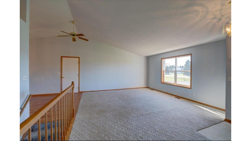 6220 W Lynne Drive Janesville, WI 53548 by Re/Max Preferred - Amber@thhtrealty.com $399,000