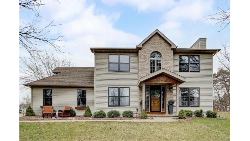 W9125 Tall Pines Place Oakland, WI 53523 by First Weber Inc - johnsoncreek@firstweber.com $479,900