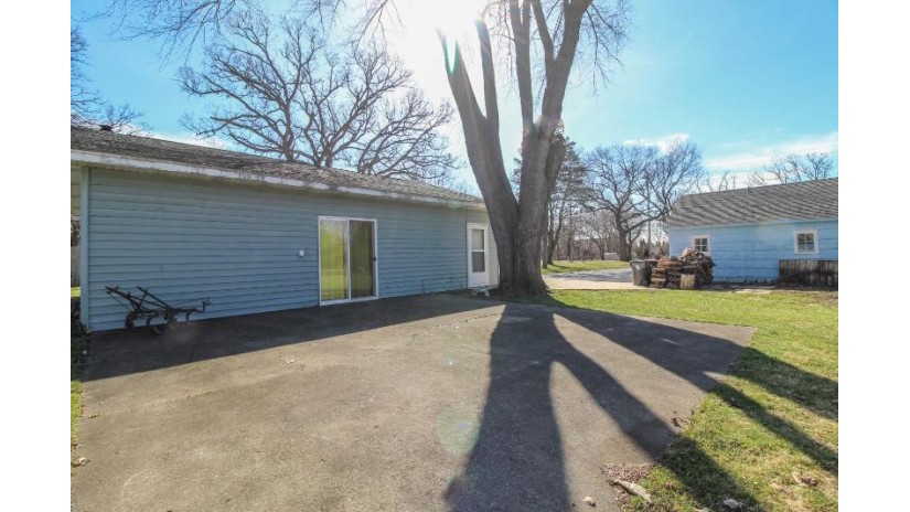 W6154 Hackbarth Road Koshkonong, WI 53538 by First Weber Inc - HomeInfo@firstweber.com $265,000