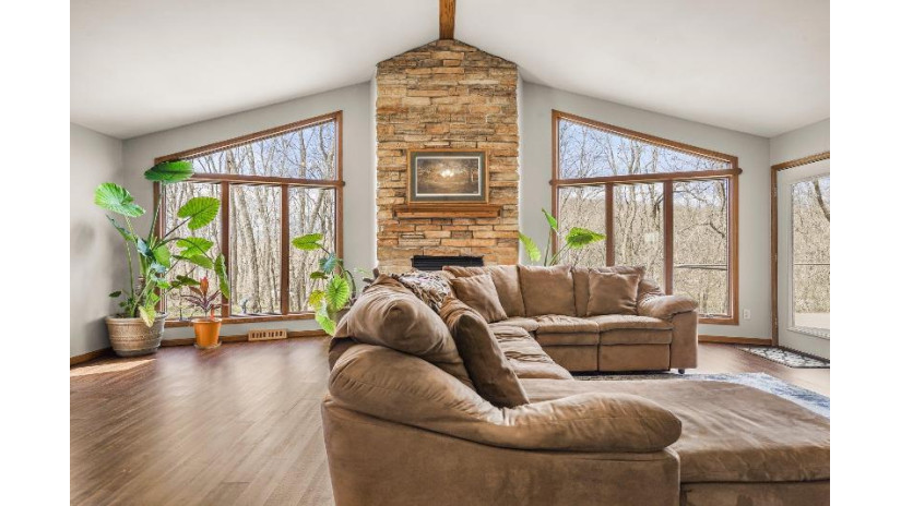 W11243 Red Cedar Drive Lodi, WI 53555 by Bunbury & Assoc, Realtors $749,900