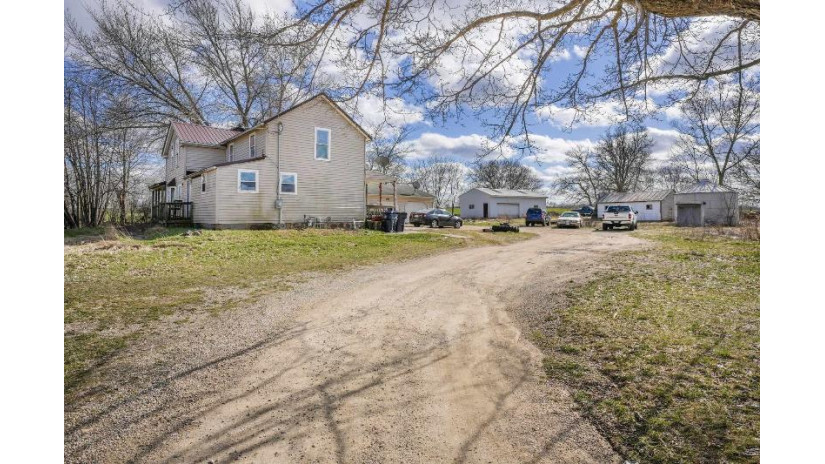 N819 Highway 12 Fort Atkinson, WI 53538 by Exp Realty, Llc - Pref: 608-628-1880 $399,900