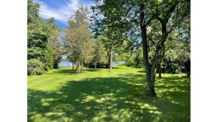 W13206 Klamer Road West Point, WI 53555 by Re/Max Preferred - scott@scottelert.com $485,000