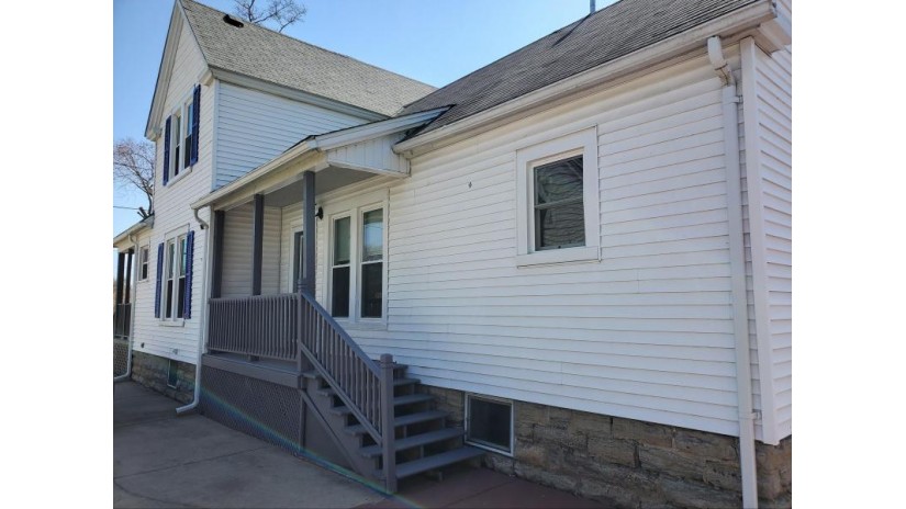 53 Bowen Street Oshkosh, WI 54901 by First Weber Inc - HomeInfo@firstweber.com $188,000