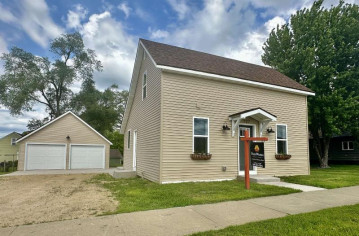 727 Hollister Avenue, Tomah, WI 54660