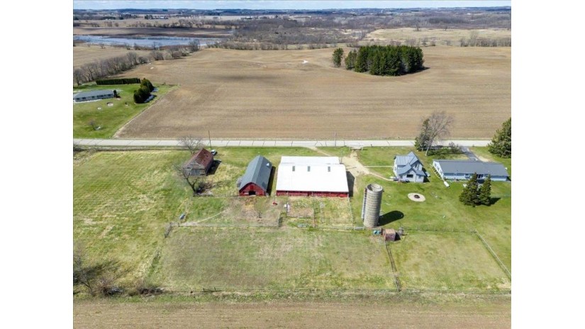 34 N Union Road Rutland, WI 53521 by Real Broker Llc - Pref: 608-770-3333 $499,900