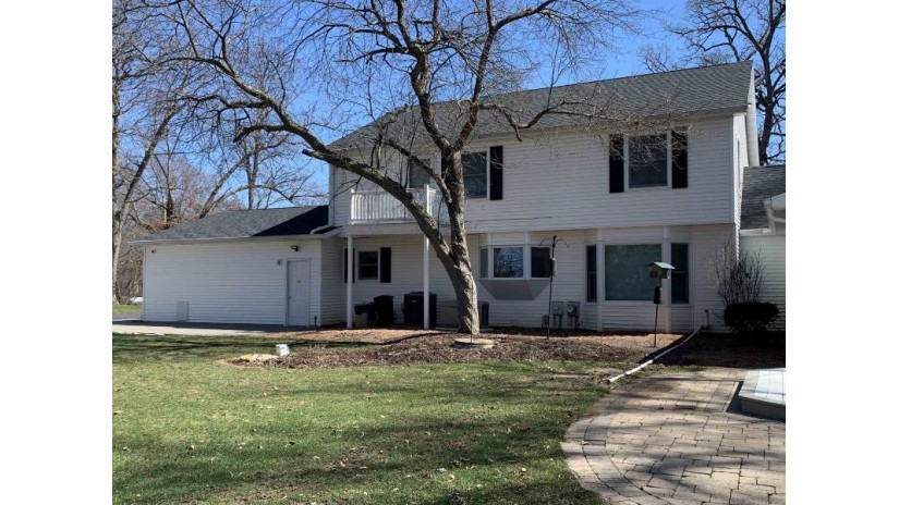 N4269 Oak Grove Drive Elba, WI 53925 by Starritt-Meister Realty, Llc $575,000