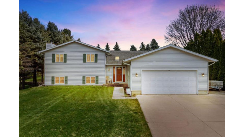 N8446 Concord Parkway Beaver Dam, WI 53916 by Klodowski Real Estate $385,000