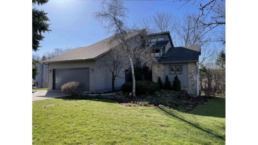 709 Reid Drive Mount Horeb, WI 53572 by Assist 2 Sell Homes 4 You Realty $524,900