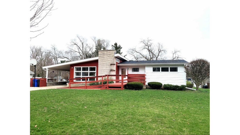 921 S Charles Street Columbus, WI 53925 by Starritt-Meister Realty, Llc $240,000