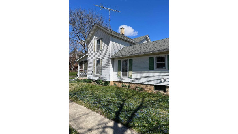 555 S Lewis Street Columbus, WI 53925 by Real Broker Llc - Pref: 608-235-0431 $175,000