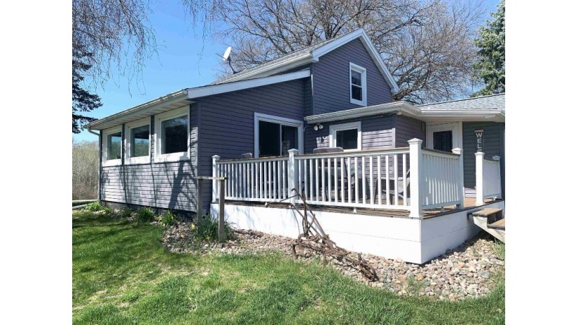 N5730 Highway 73 Calamus, WI 53925 by Starritt-Meister Realty, Llc $375,000