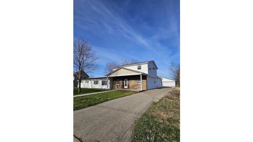 550 Western Avenue Platteville, WI 53818 by Home Key Real Estate $299,995